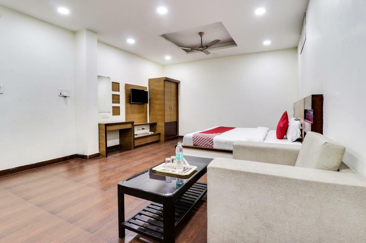 Oyo 43936 Hotel Rajputana Palace Farrukhabad Værelse billede