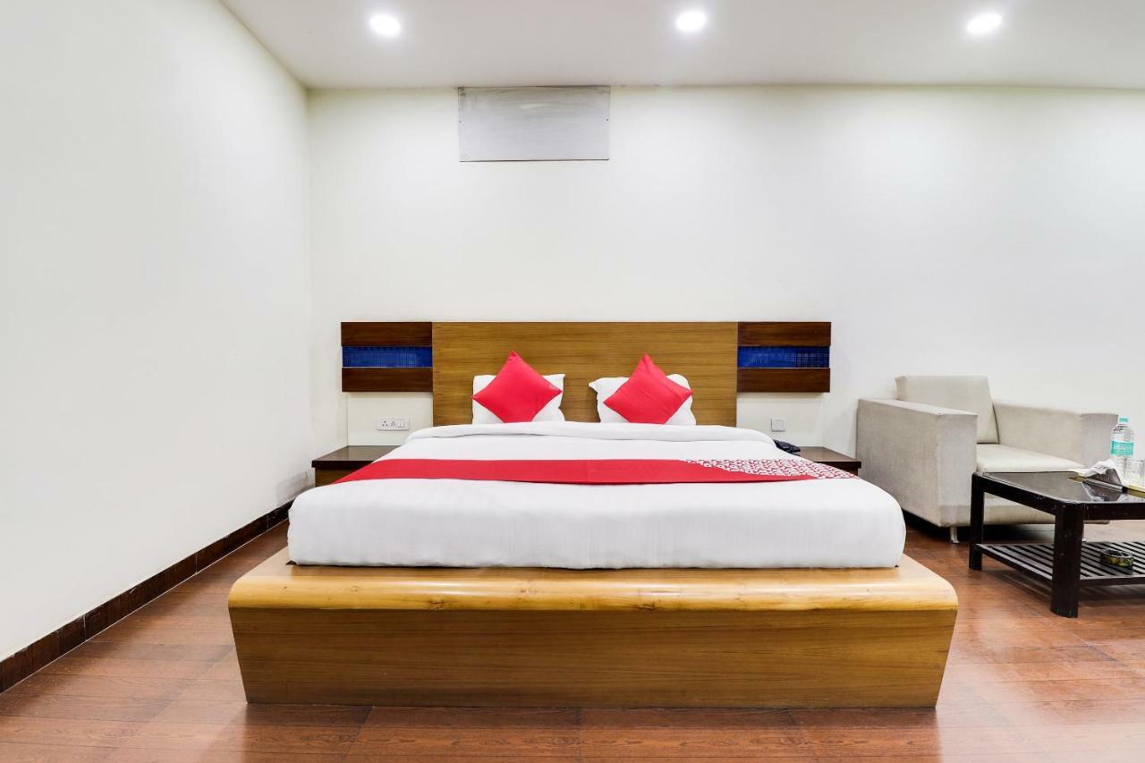 Oyo 43936 Hotel Rajputana Palace Farrukhabad Værelse billede